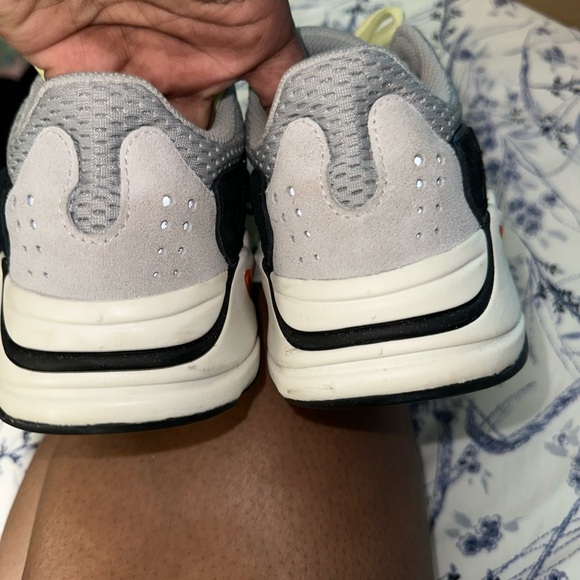 Yeezy boost 700 “Wave Runner”, 100% authentic - Picture 4 of 5